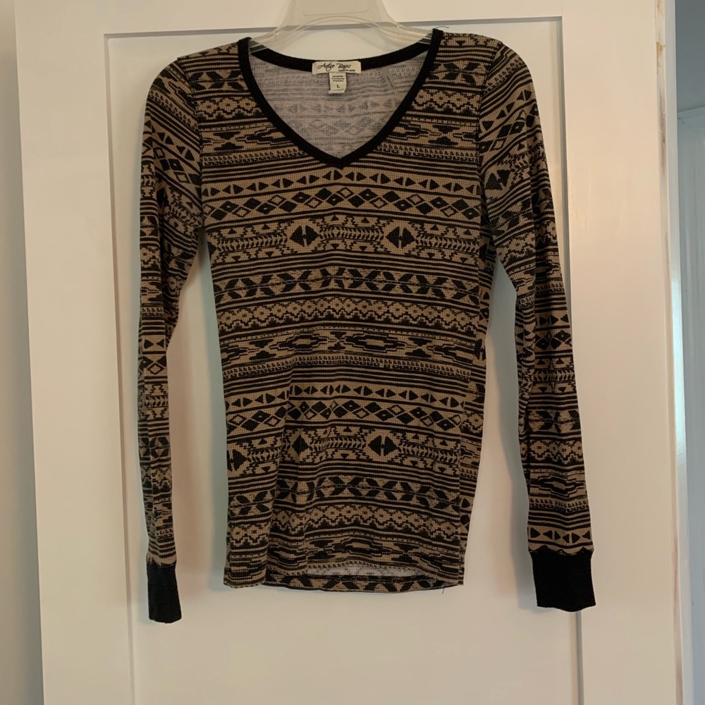 Tribal thermal v neck shirt